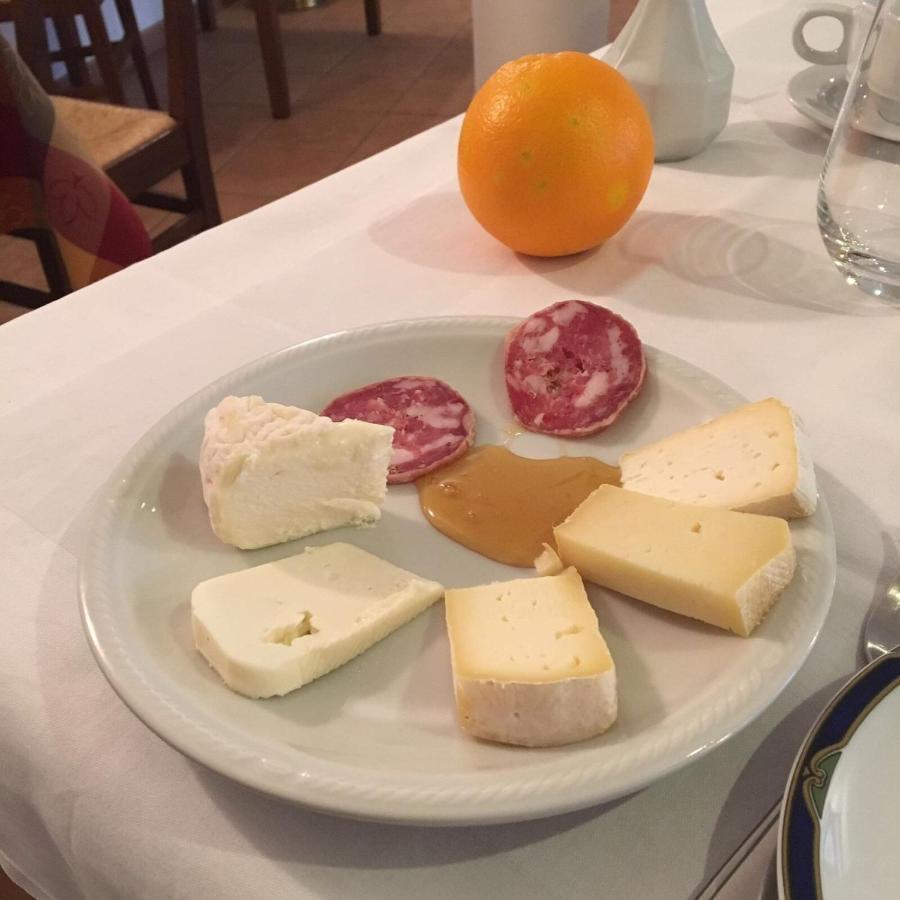 Agriturismo Le Viole Barolo Kültér fotó