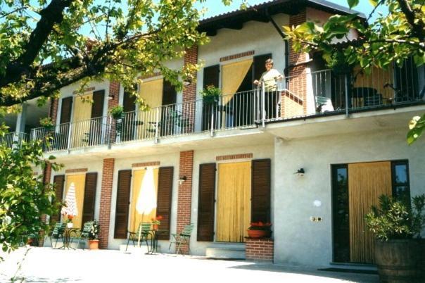 Agriturismo Le Viole Barolo Kültér fotó