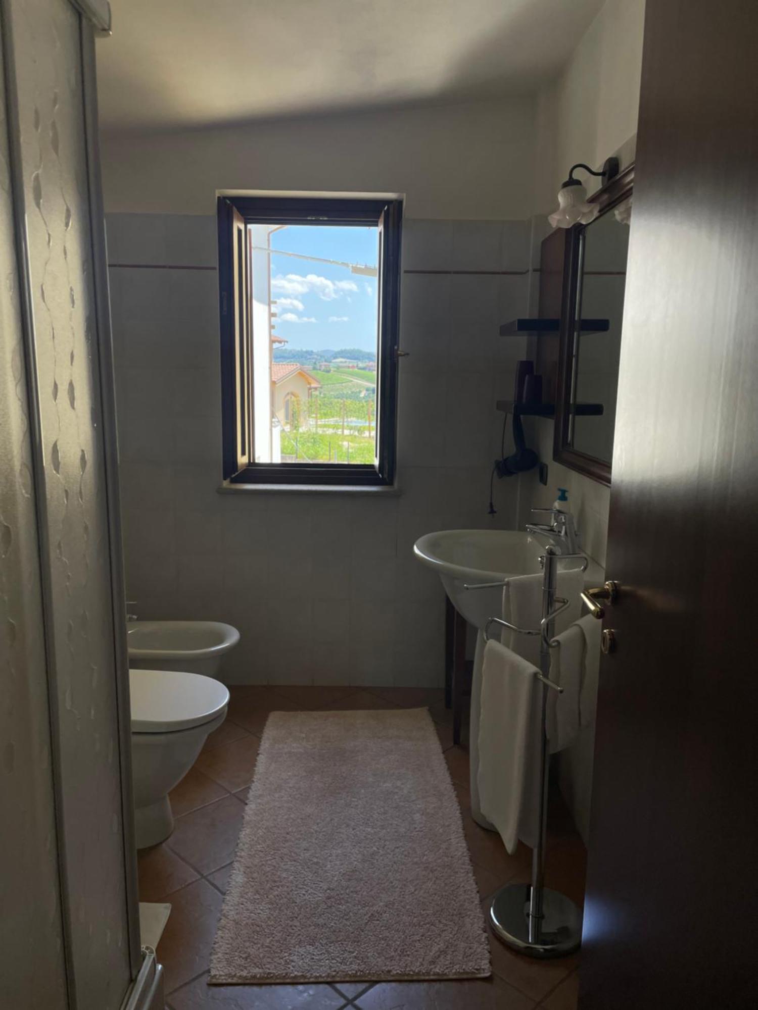 Agriturismo Le Viole Barolo Kültér fotó