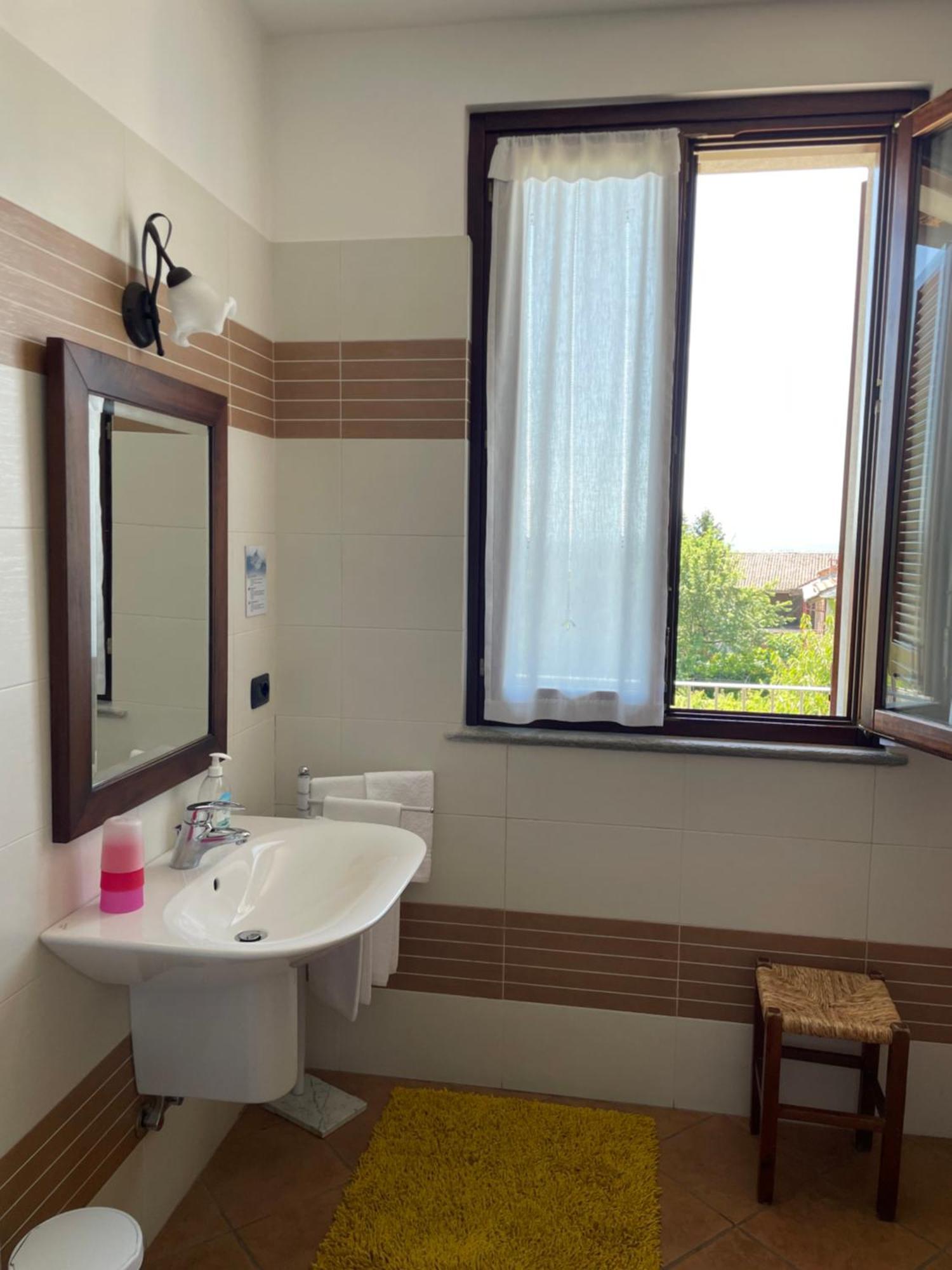 Agriturismo Le Viole Barolo Kültér fotó